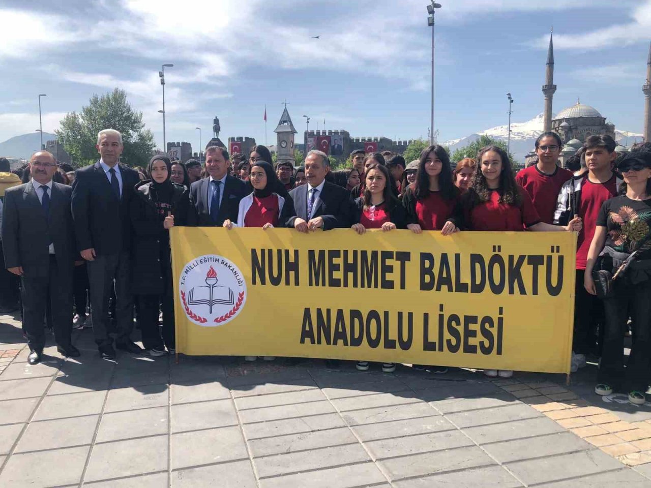 Kayseri’de Gençlik Haftası, çelenk töreni ile başladı