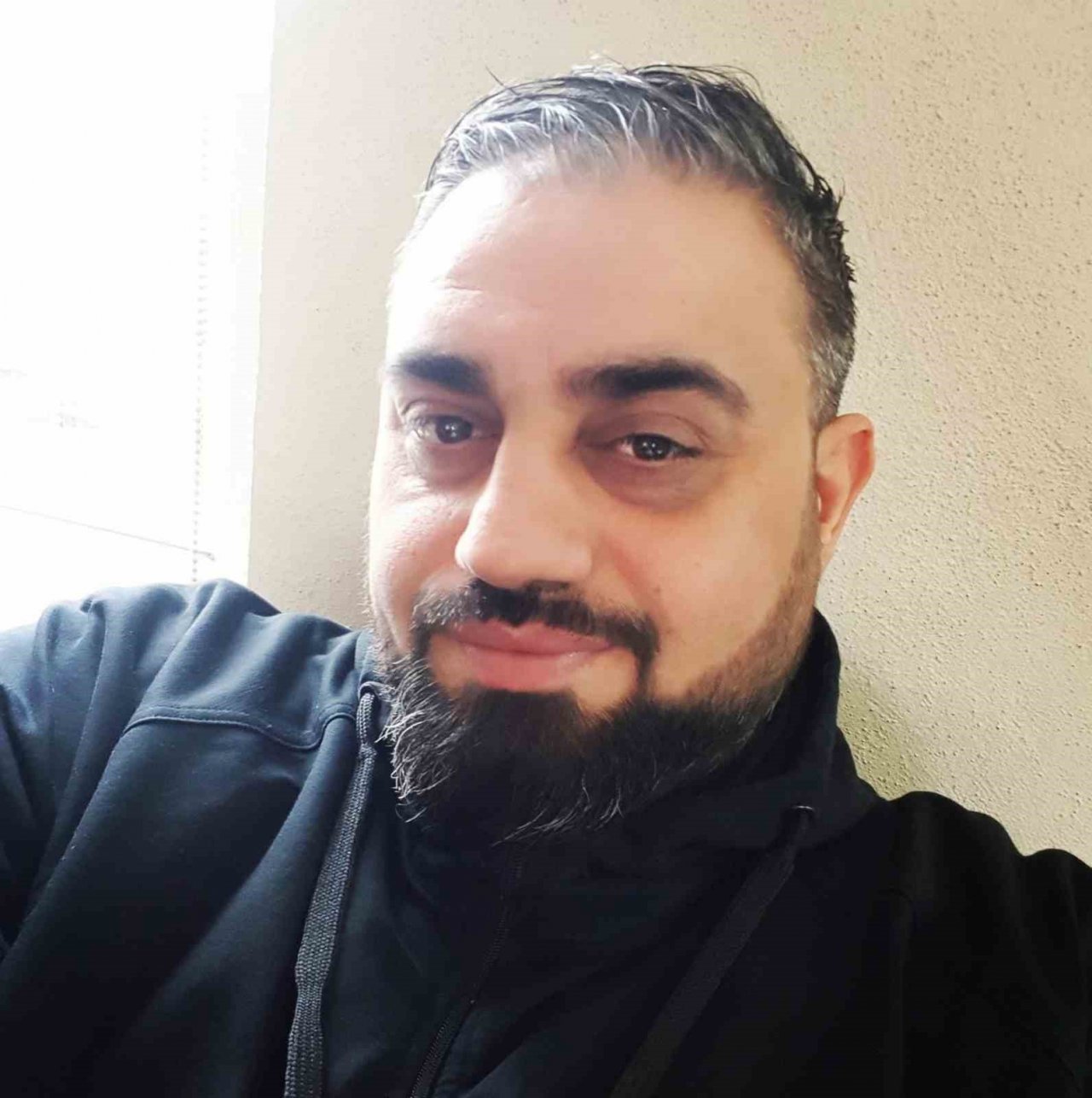 Evinde ölü bulundu