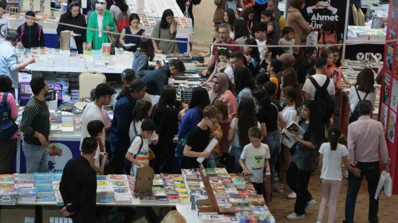 Kepez Kitap Fuarı yoğun ilgi ile sona erdi