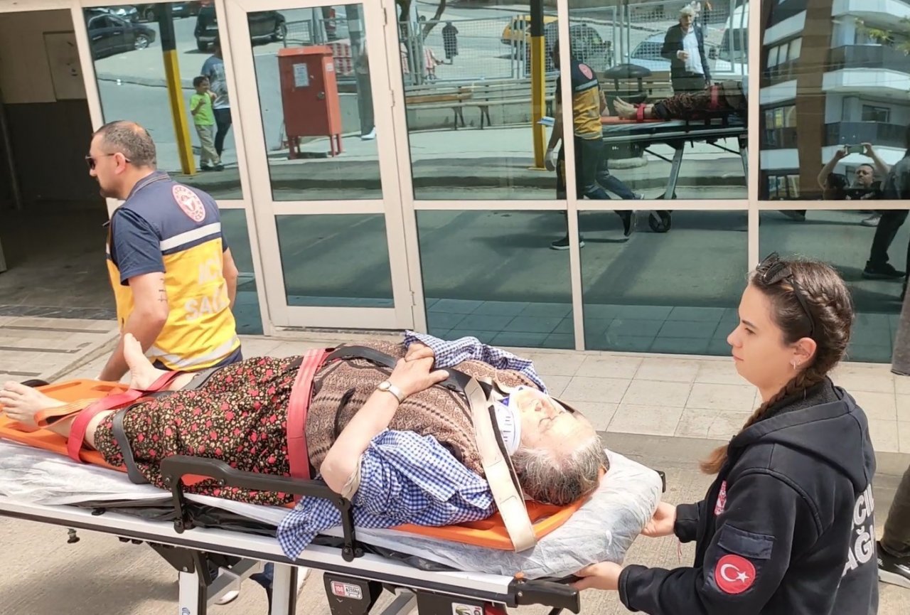 Merdivenden düşen yaşlı kadın hastanelik oldu