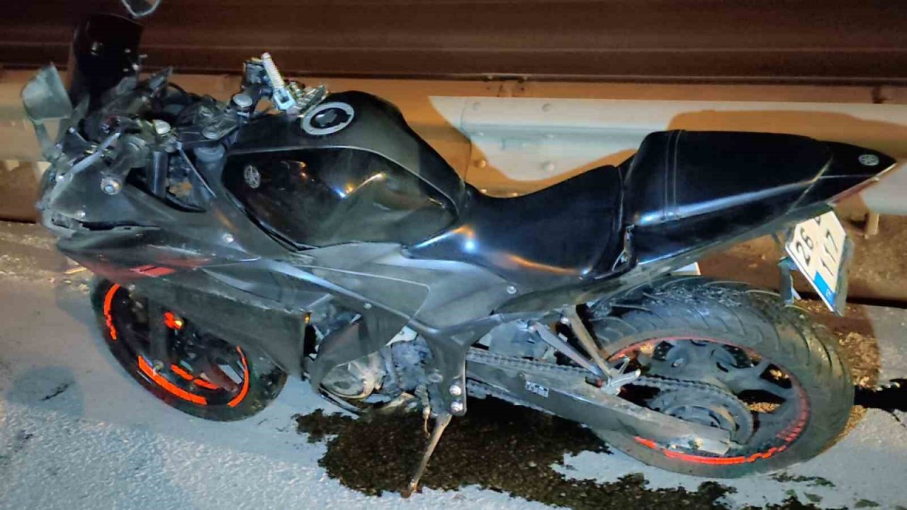 Otomobile arkadan çarpan motosikletin sürücüsü yaralandı