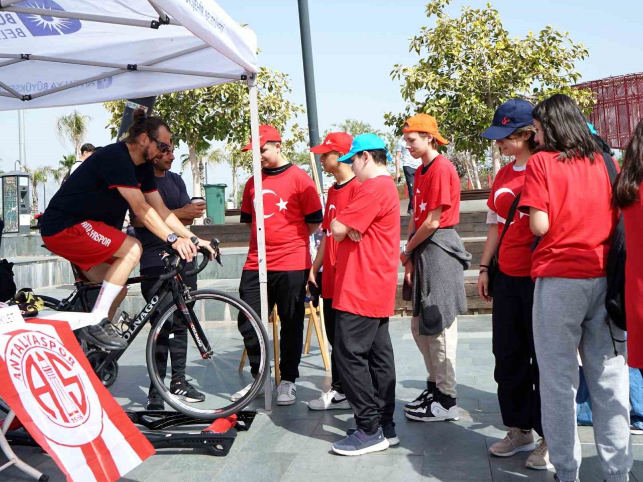 Akrepler spor şenliğine katıldı