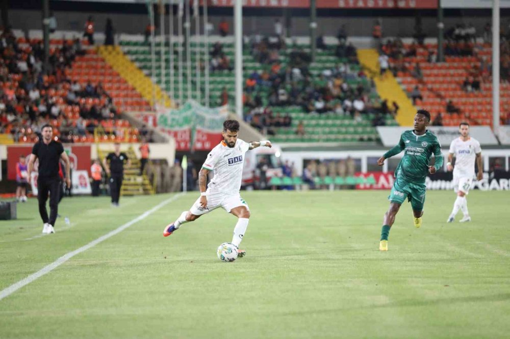 Konyaspor Alanyaspor'u net skorla yendi