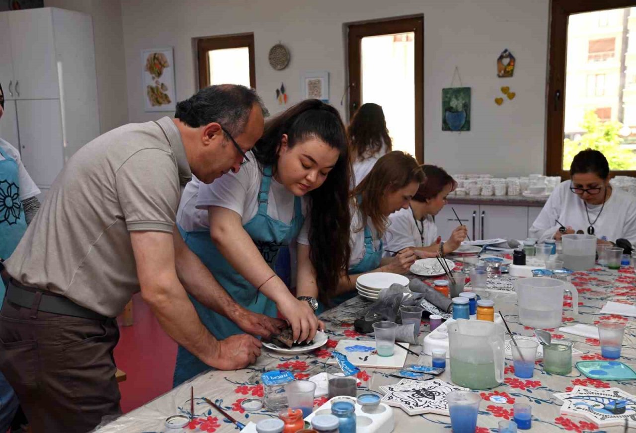 "Sanata Dönüşen Motifler" projesi Türk Kültürel mirası geleceğe taşınıyor