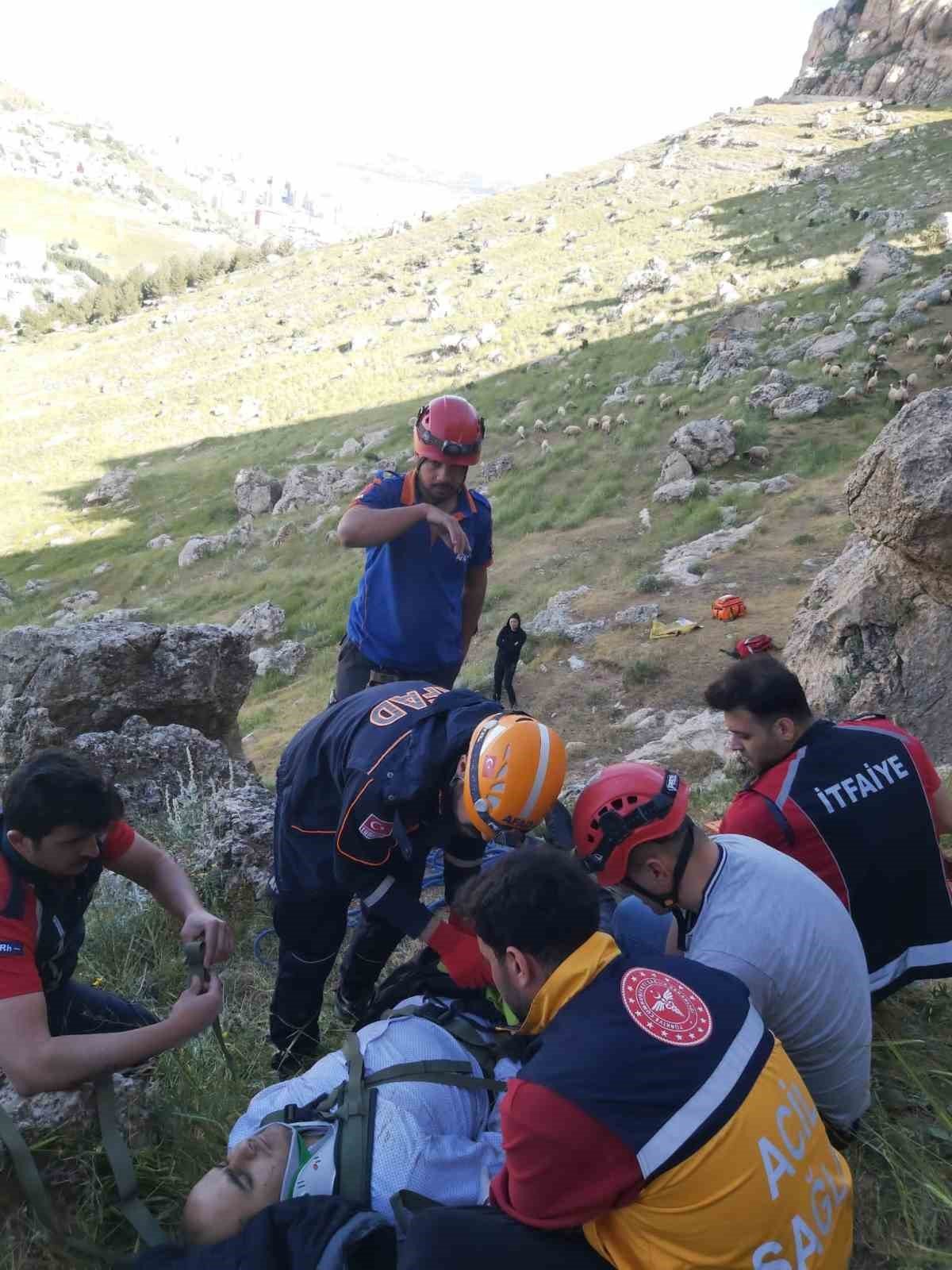 Mardin’de kayalık alandan düşen şahıs iki gün sonra yaralı kurtarıldı