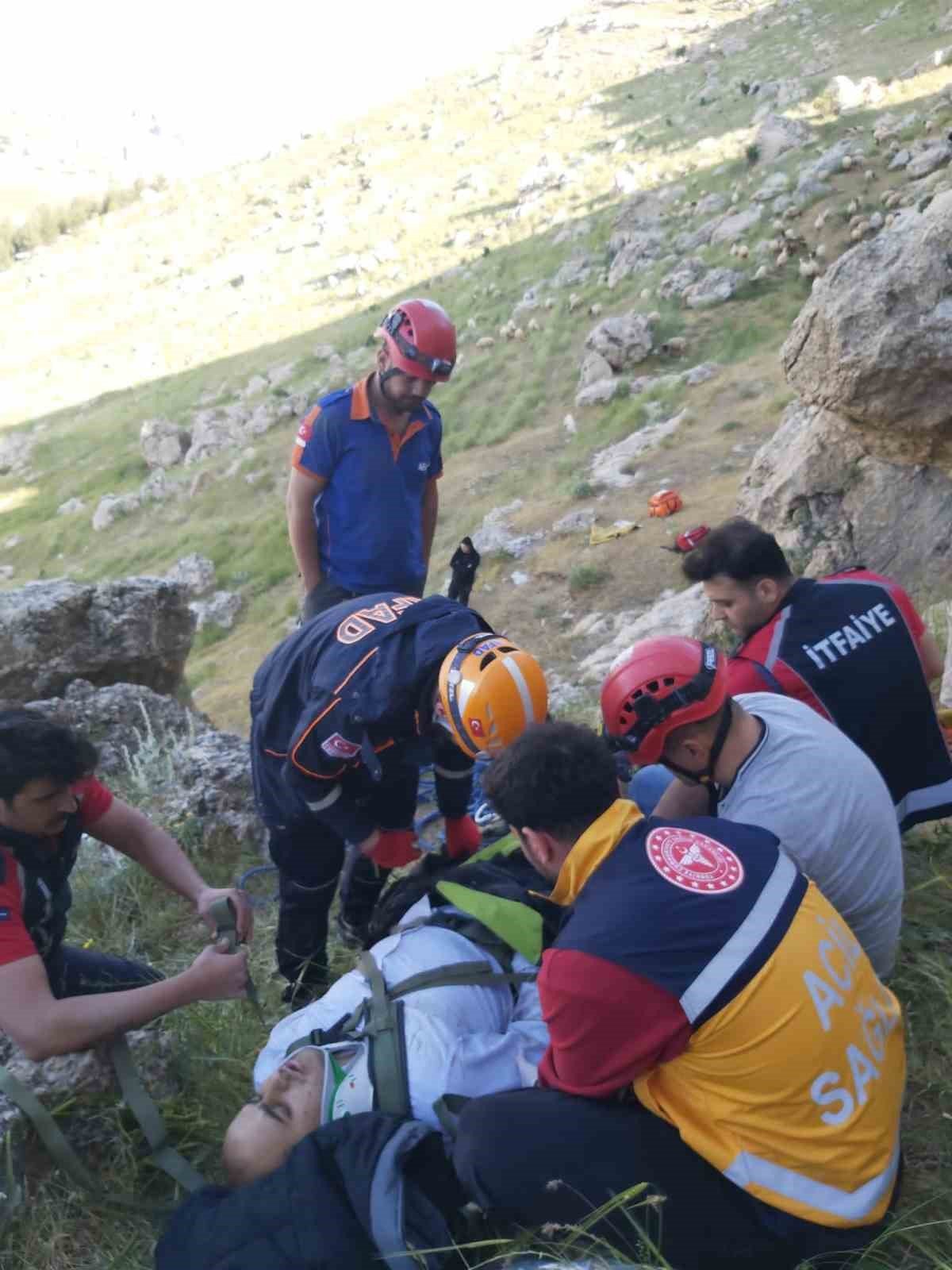 Mardin’de kayalık alandan düşen şahıs iki gün sonra yaralı kurtarıldı