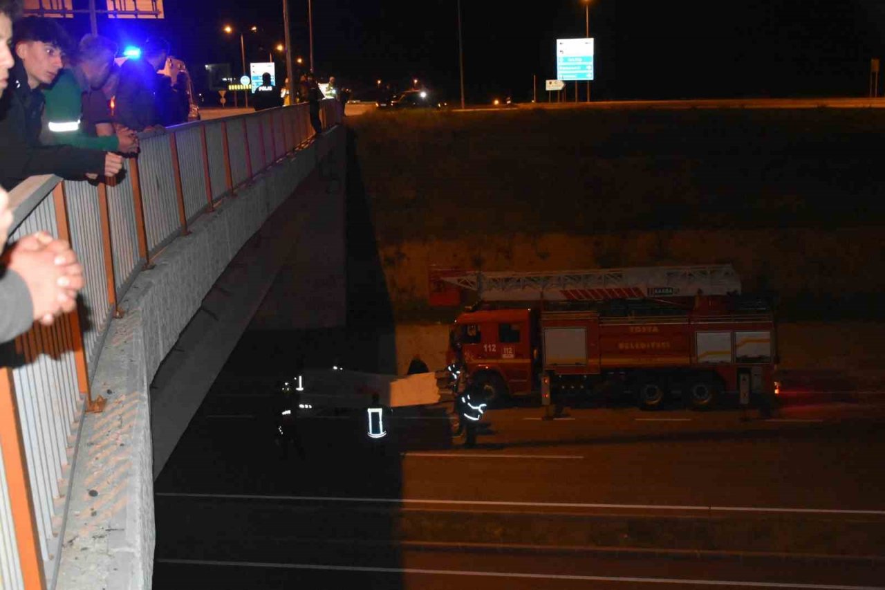 İntihara kalkışan genç D100’ü trafiğe kapattı