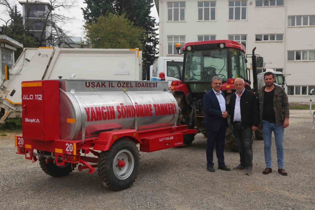 Sivaslı’ya yanın söndürme tankerleri teslim edildi