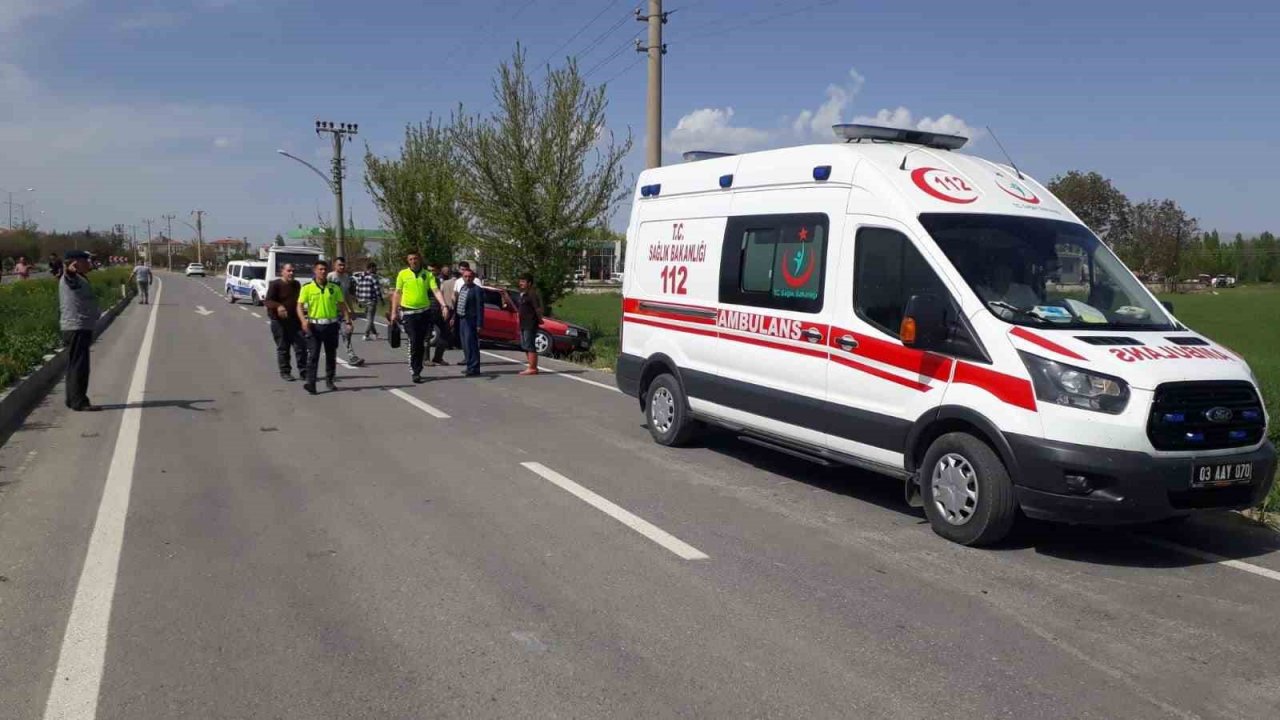 Motosikletle otomobilin çarpıştığı kazada 2 kardeş yaralandı