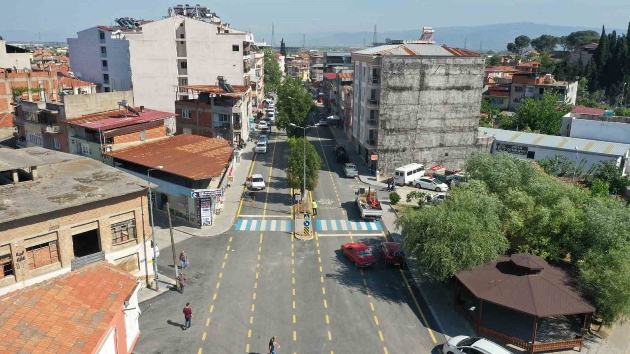 Aydın Büyükşehir Belediyesi Aydın’ın yollarını yenilemeye devam ediyor