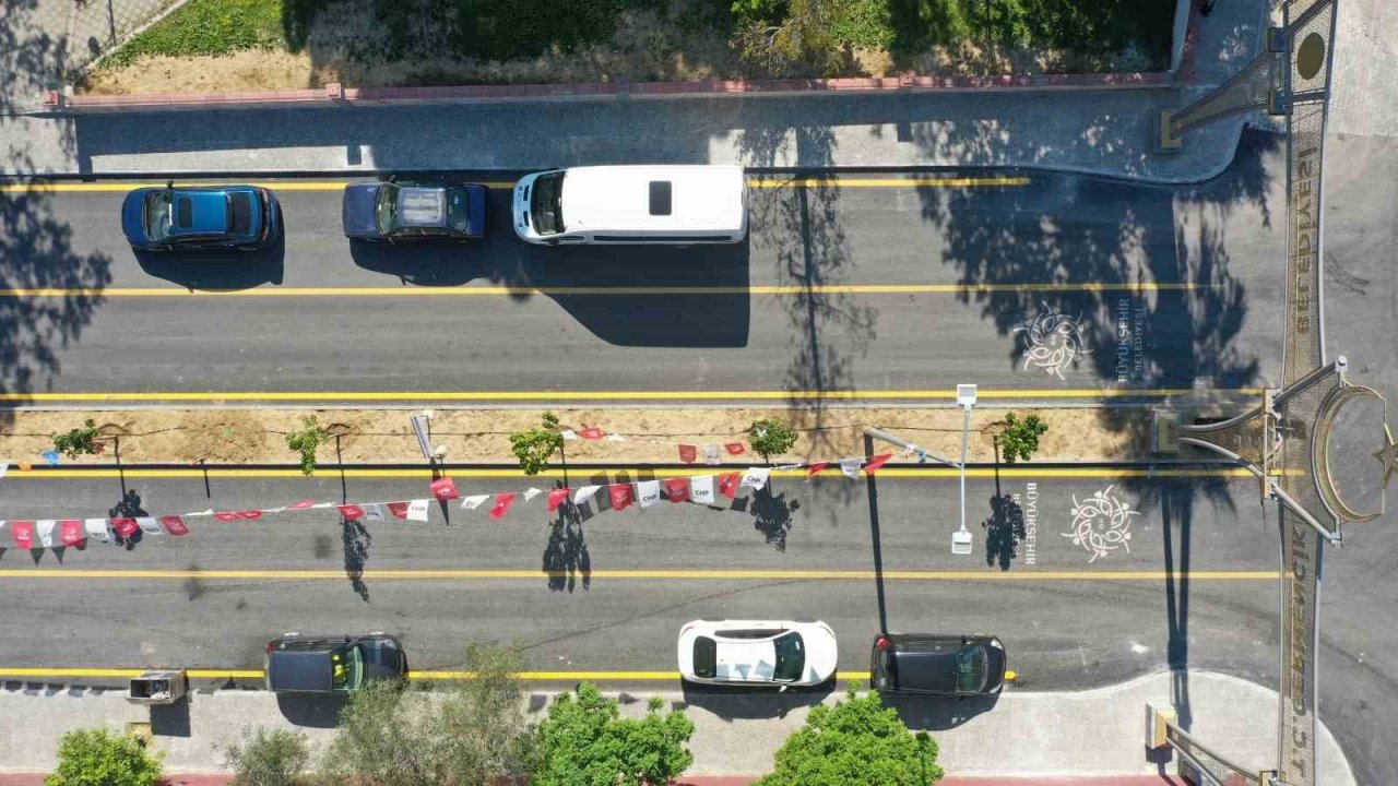 Aydın Büyükşehir Belediyesi Aydın’ın yollarını yenilemeye devam ediyor