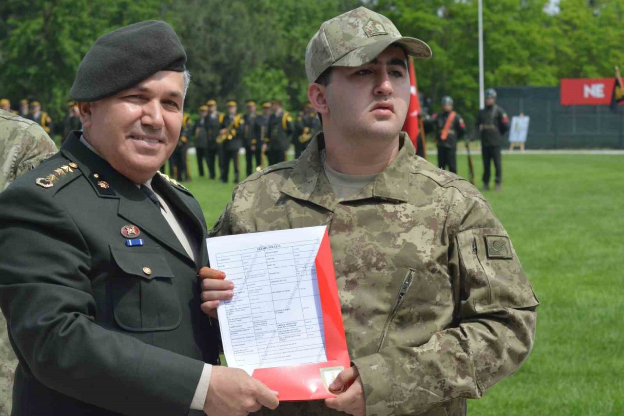 Çakı gibi asker oldular