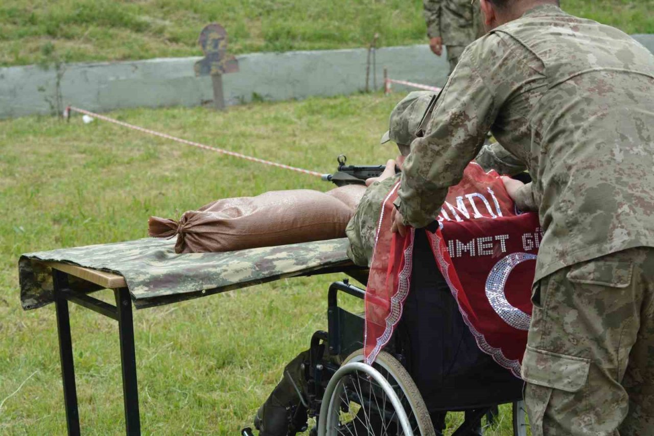 Çakı gibi asker oldular