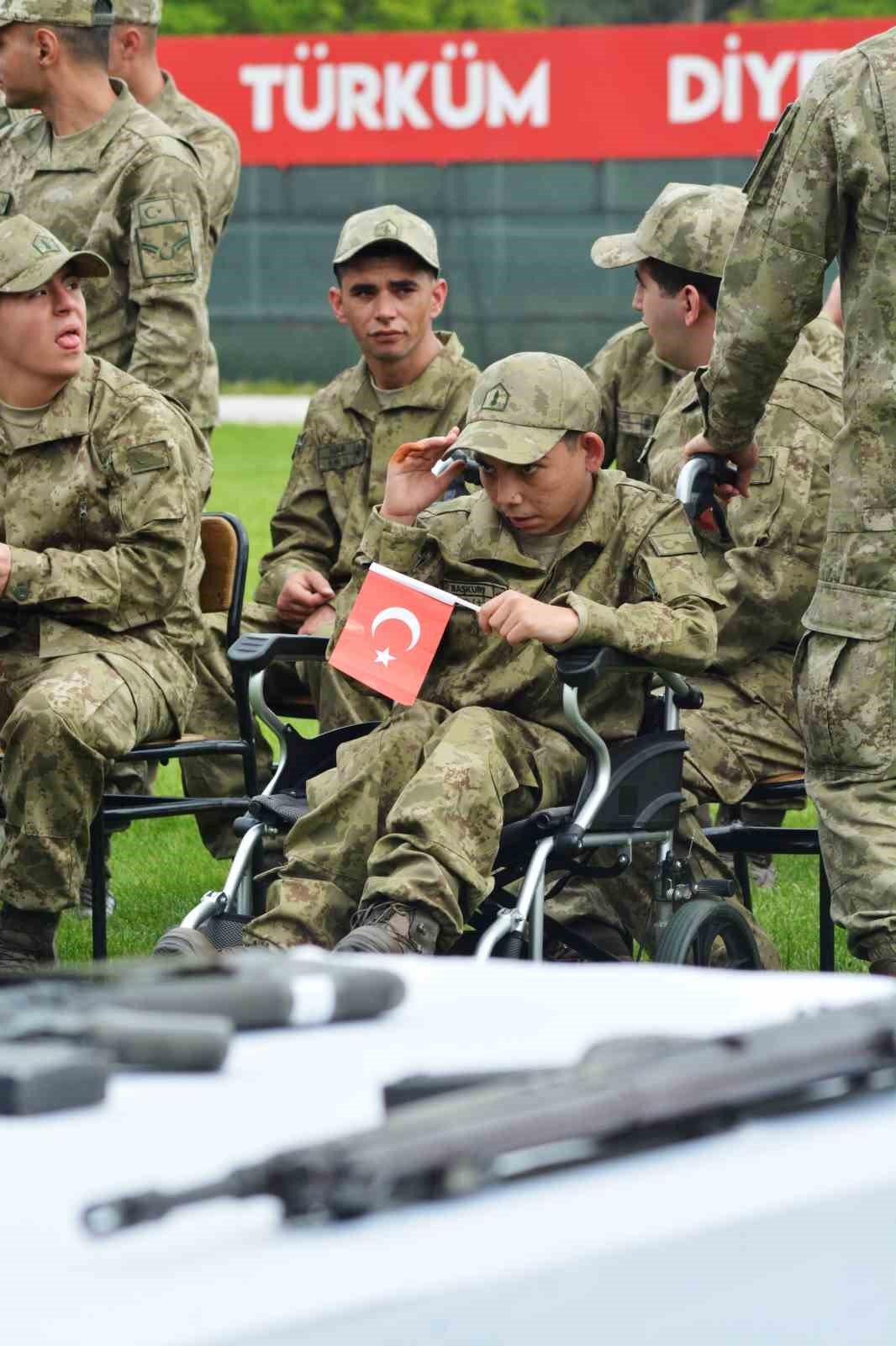 Çakı gibi asker oldular