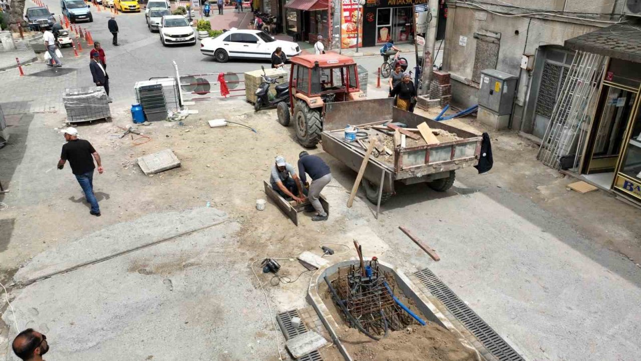 Ali Çetinkaya Caddesi yayalaştırma projesi devam ediyor