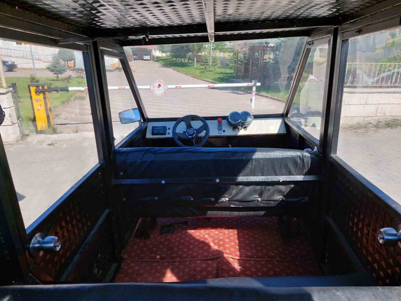 Bekçi, güneş enerjisiyle çalışan araç tasarladı