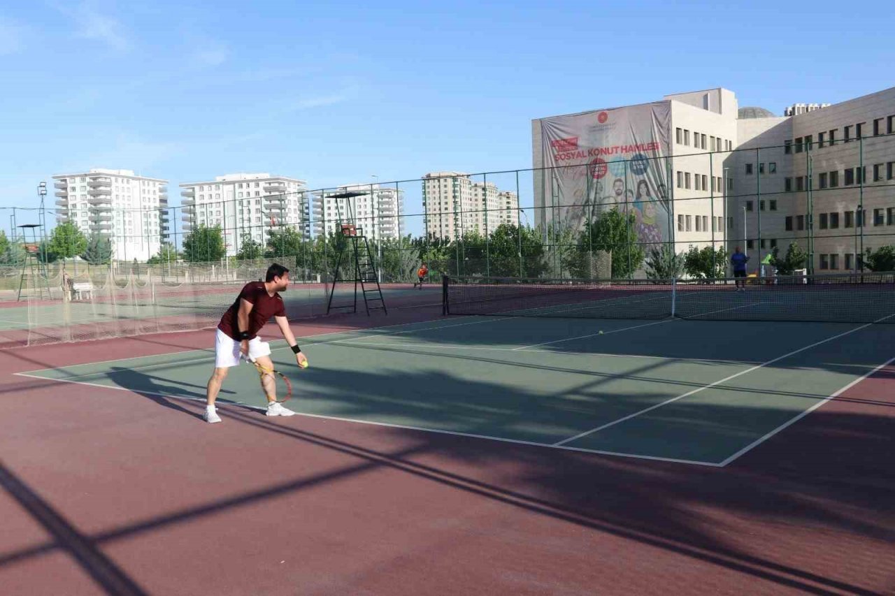 Şanlıurfa’da 19 Mayıs tenis turnuvası