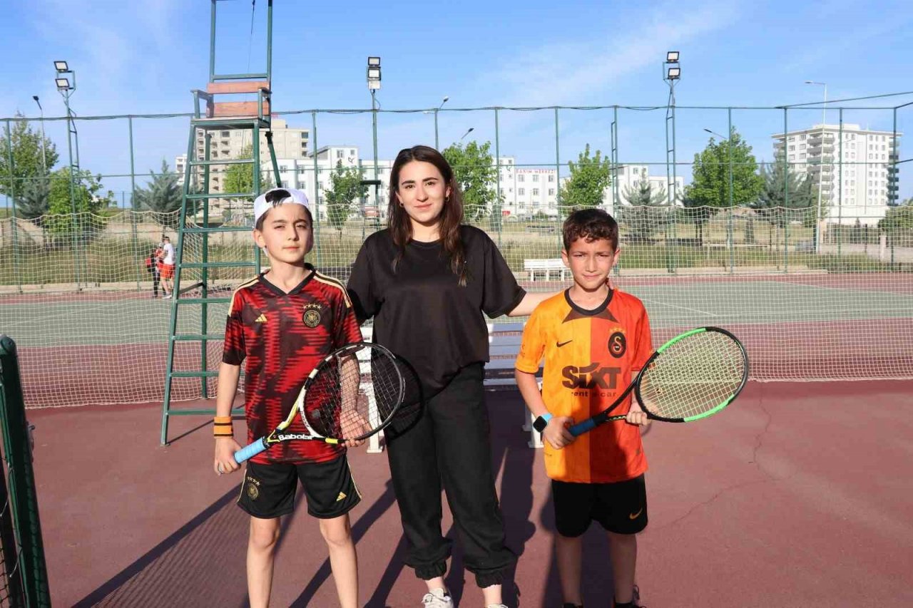 Şanlıurfa’da 19 Mayıs tenis turnuvası