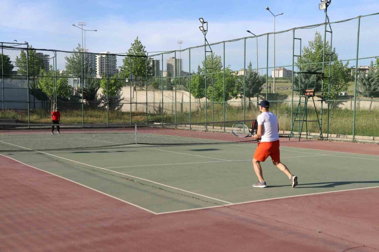 Şanlıurfa’da 19 Mayıs tenis turnuvası