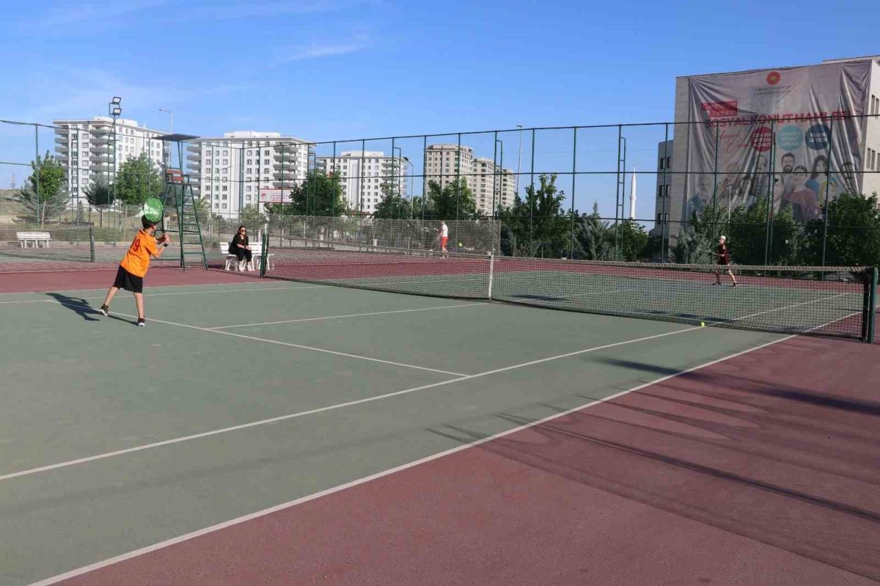 Şanlıurfa’da 19 Mayıs tenis turnuvası