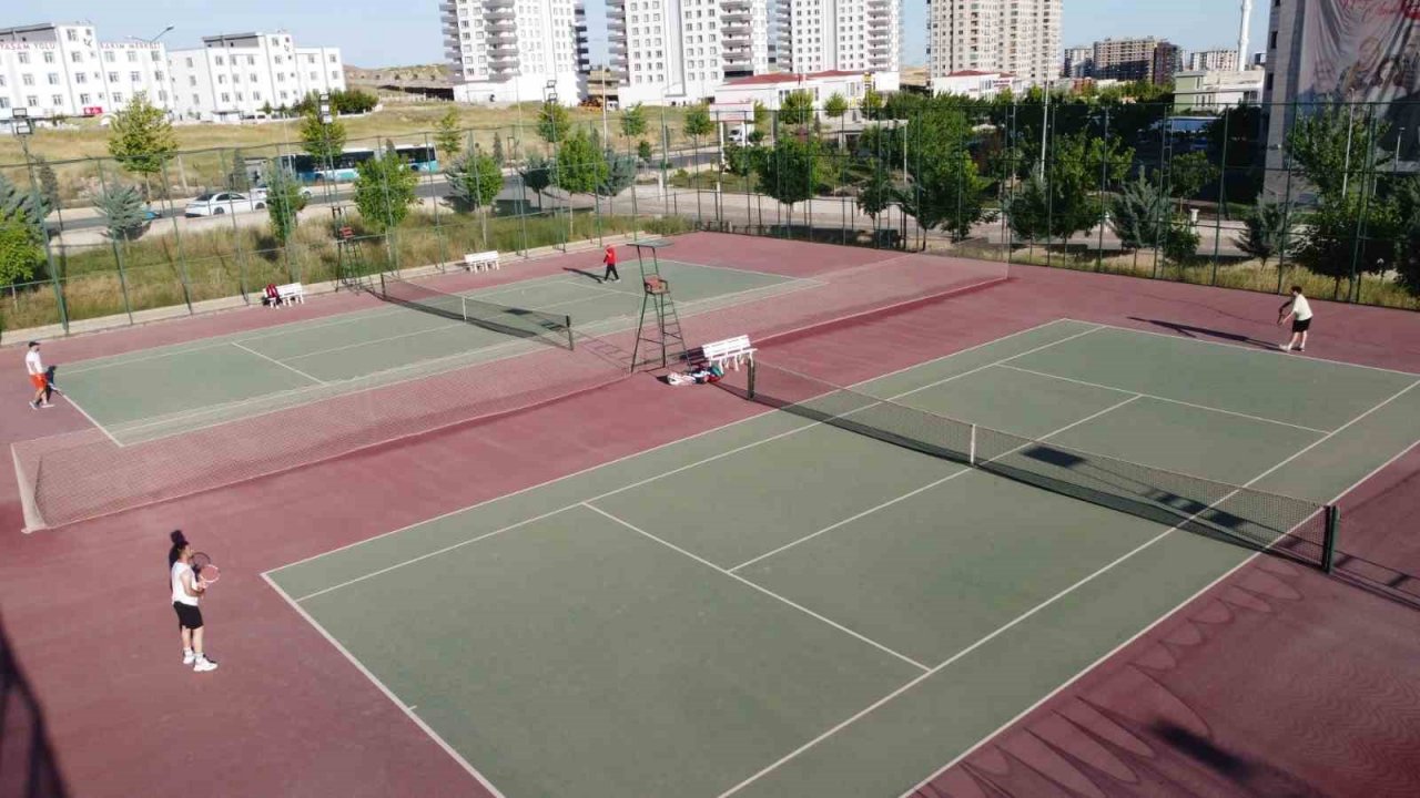 Şanlıurfa’da 19 Mayıs tenis turnuvası