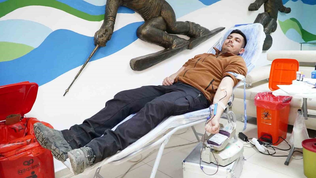 Erciyes A.Ş. personelinden Kızılay’a kan desteği