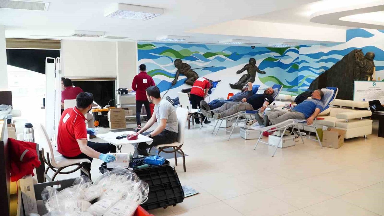 Erciyes A.Ş. personelinden Kızılay’a kan desteği