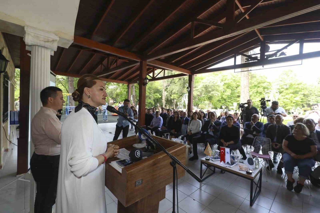 DEÜ Rektörü Hotar: “Engelleri aşmak için toplumsal bilinç gerekli”