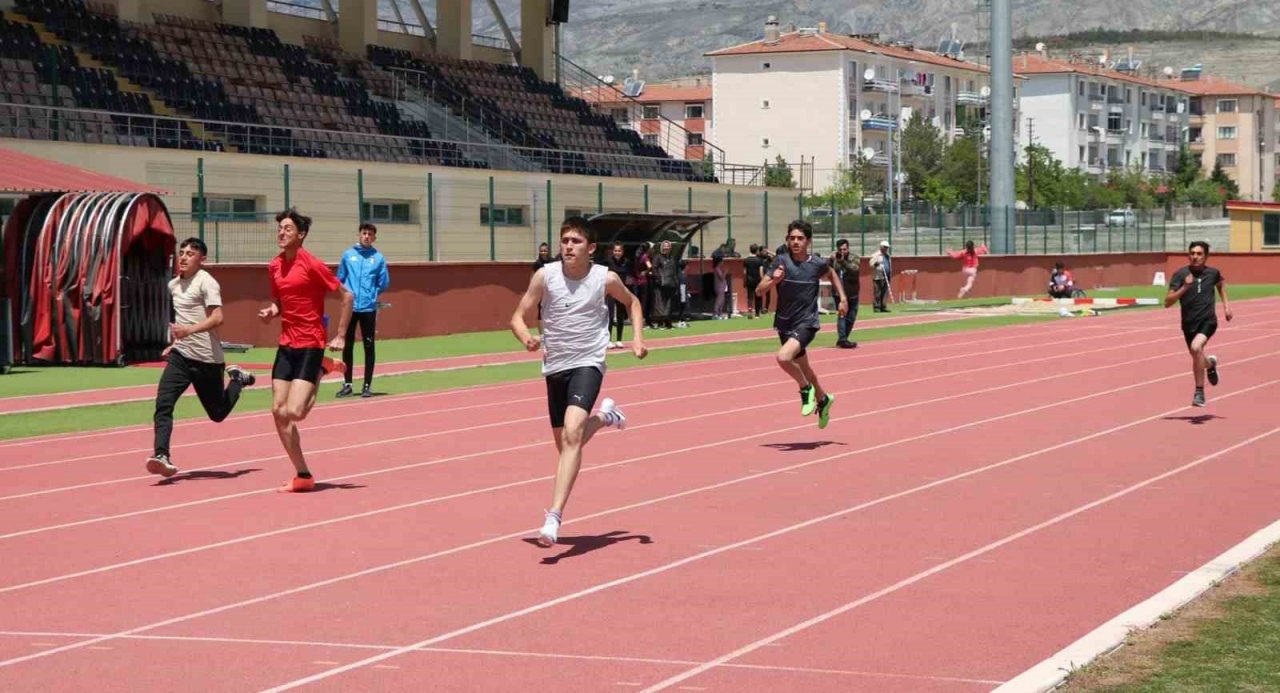 Erzincan atletizm yarışları yapıldı