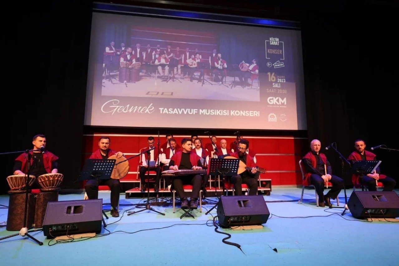 Kursiyerler yıl sonu etkinliğinde