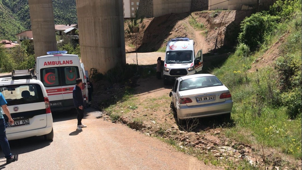 Gümüşhane’de virajı alamayan otomobil kaza yaptı: 1’i çocuk 4 yaralı