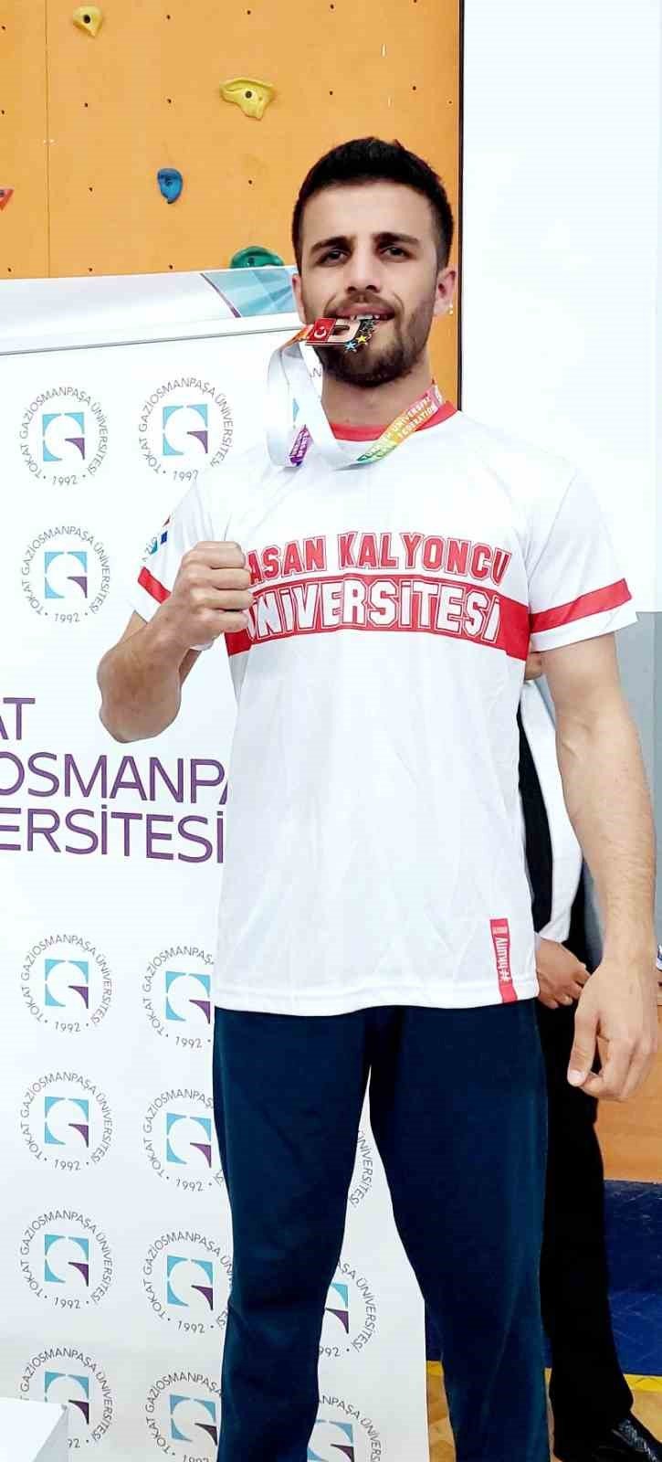 HKÜ sporda başarıya abone