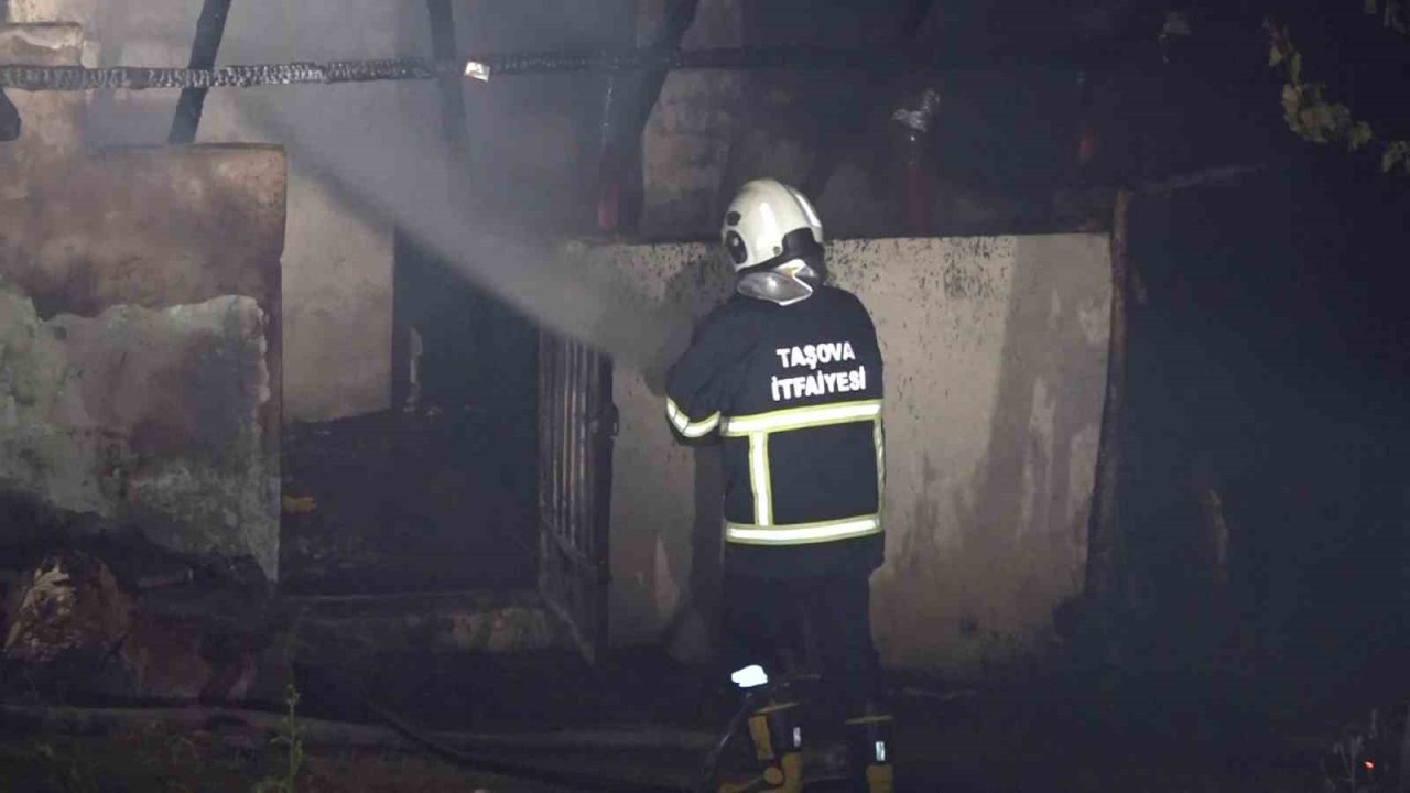 Amasya’da köy evinde korkutan yangın