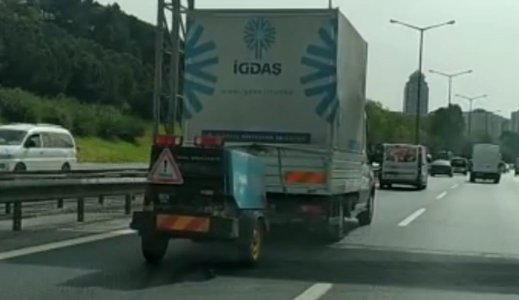 İGDAŞ aracının tehlikeli yolculuğu kamerada