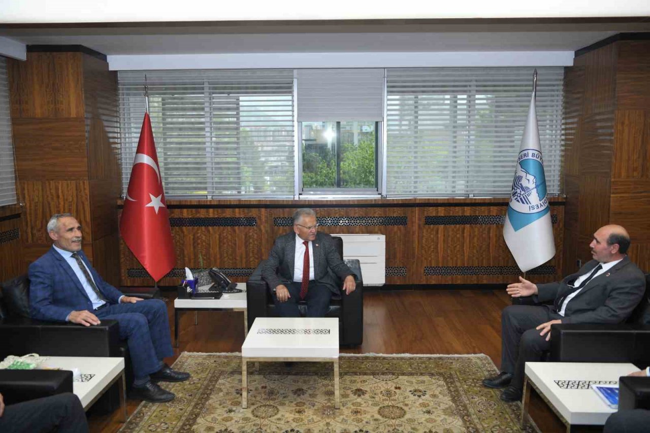 Muhtarlardan Başkan Büyükkılıç’a ücretsiz kombi teşekkürü