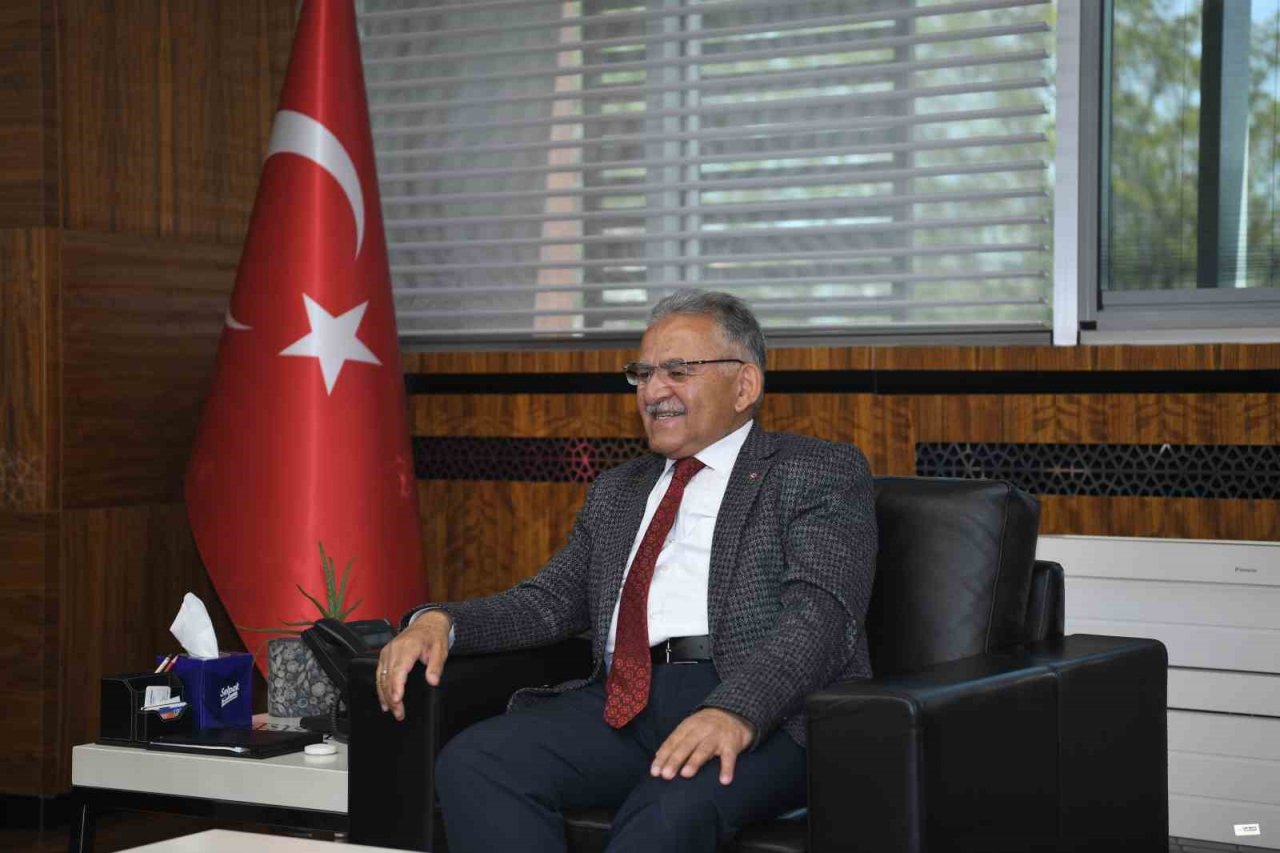 Muhtarlardan Başkan Büyükkılıç’a ücretsiz kombi teşekkürü