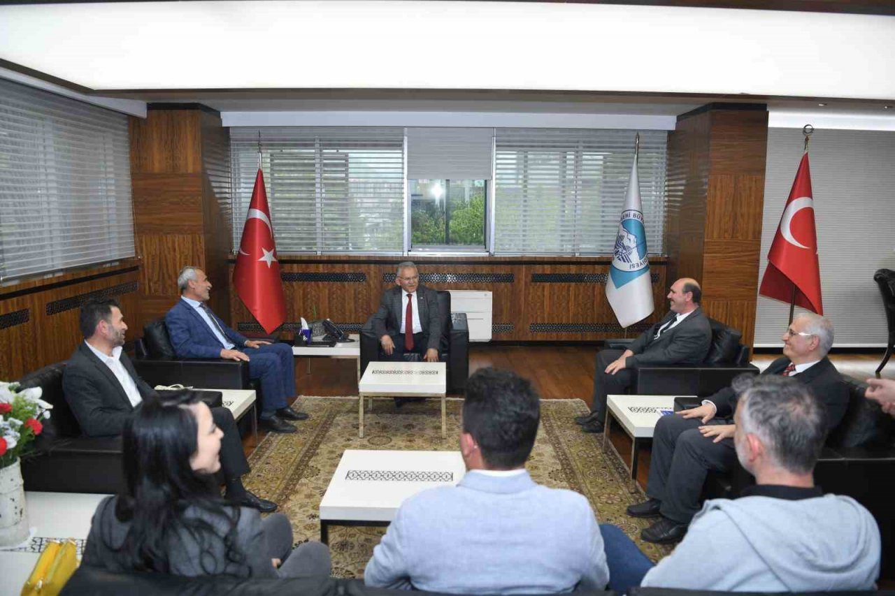 Muhtarlardan Başkan Büyükkılıç’a ücretsiz kombi teşekkürü