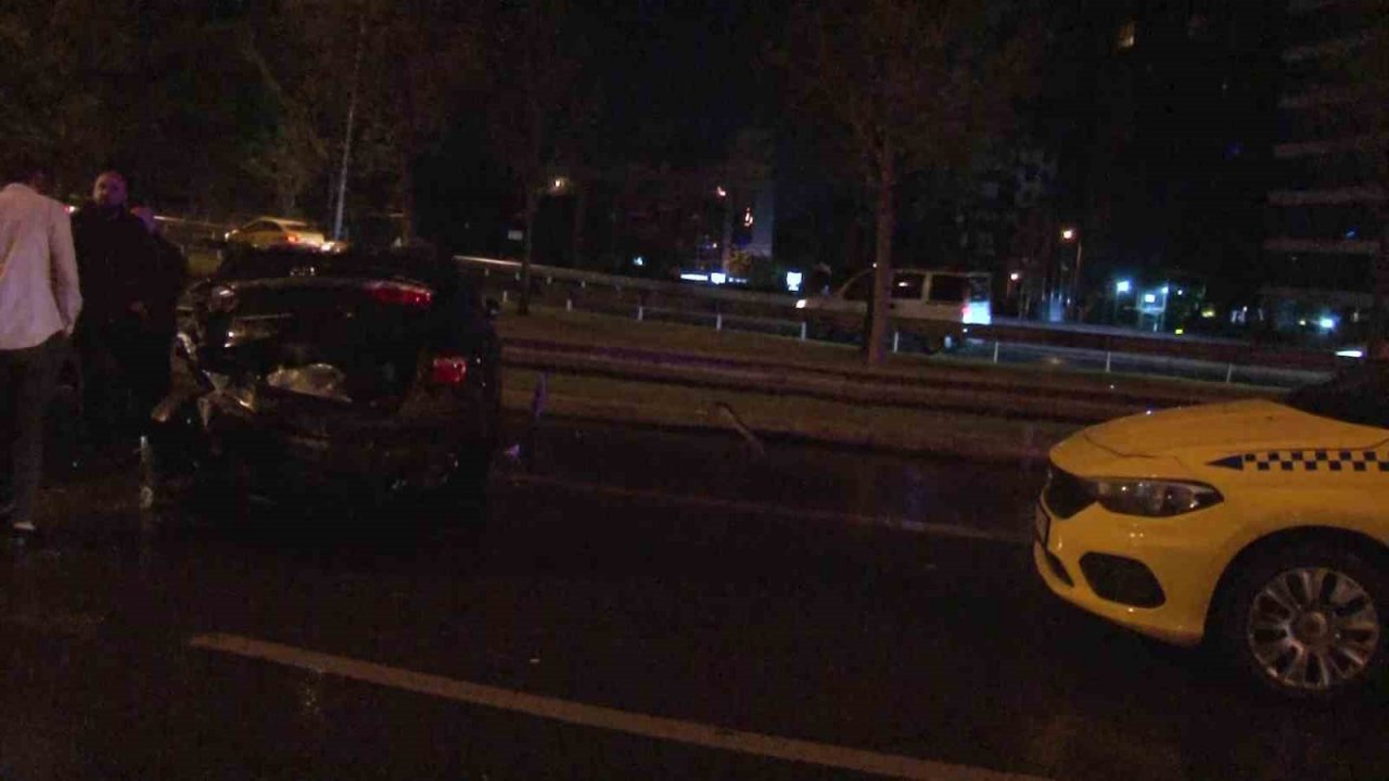 Maltepe’de 12 aracın karıştığı zincirleme kaza: 3 yaralı