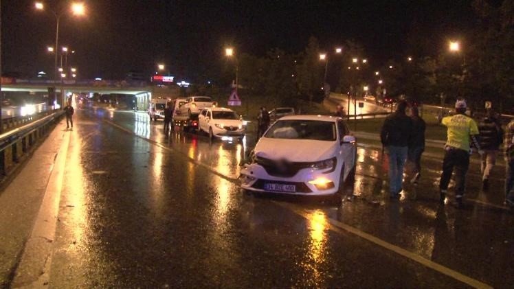 Maltepe’de 12 aracın karıştığı zincirleme kaza: 3 yaralı