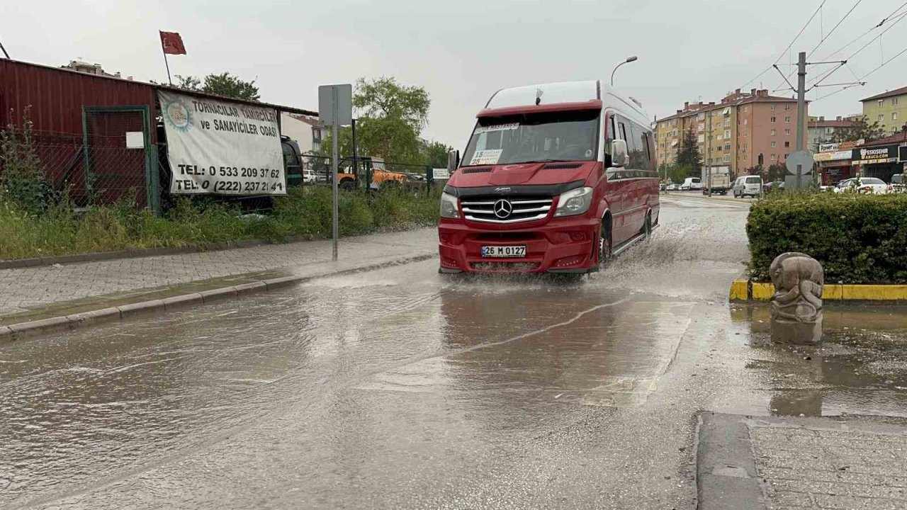 Eskişehir’de gök gürültülü sağanak yağmur