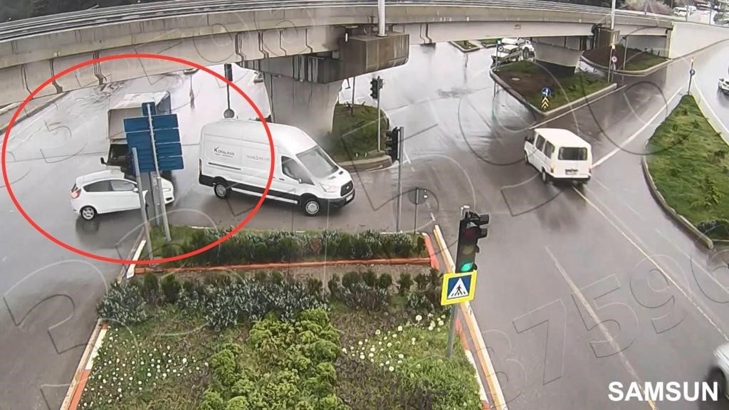 Motosiklet kazaları kamerada