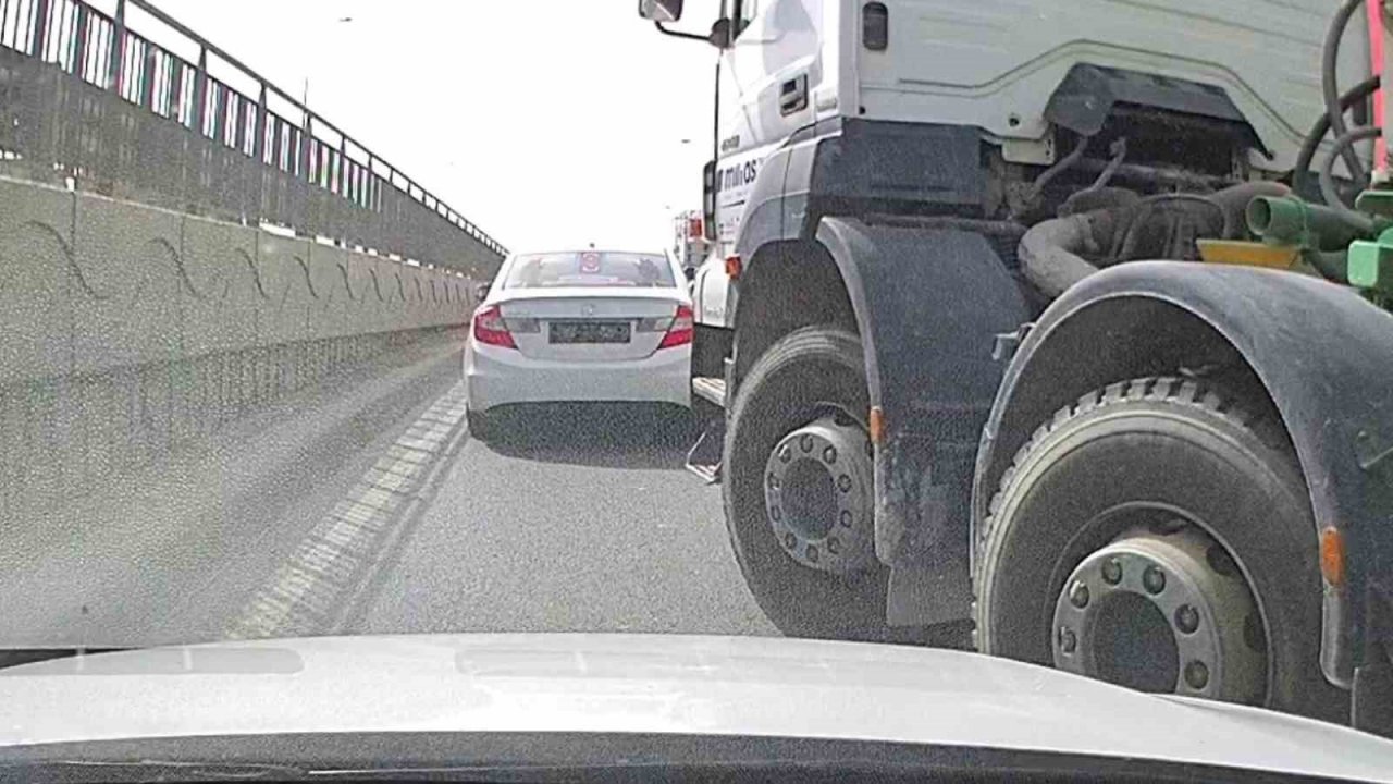 Sancaktepe’de beton mikserinin tehlikeli yolculuğu kamerada