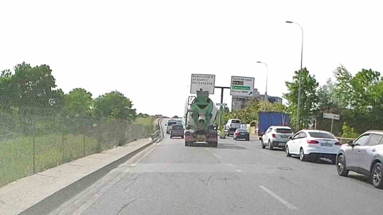 Sancaktepe’de beton mikserinin tehlikeli yolculuğu kamerada