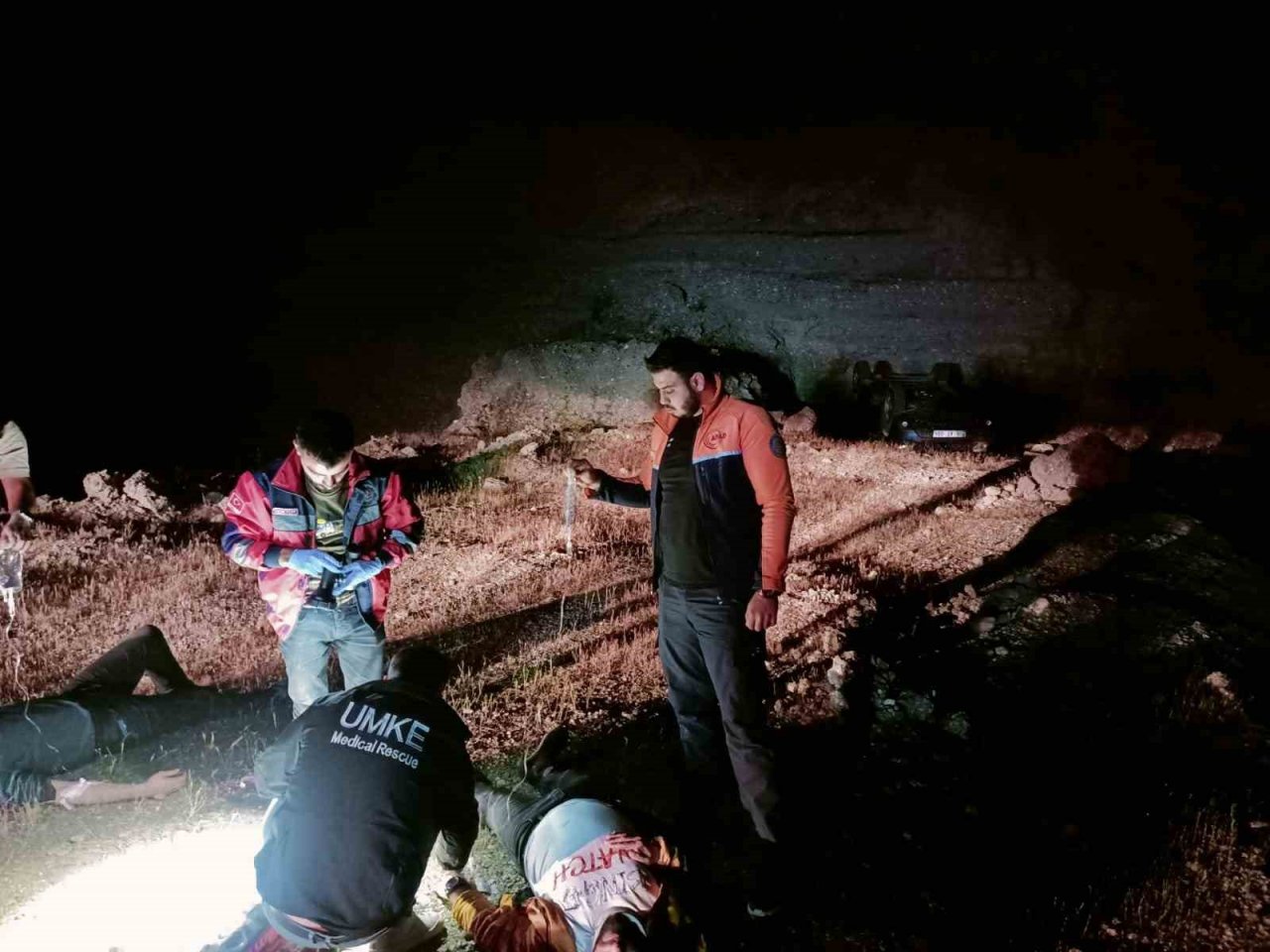 Siirt’te otomobil takla attı: 2 yaralı