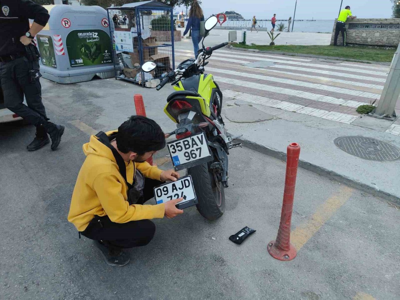 Şüphe üzerine durdurulan motosikletin plakası sahte çıktı, sahibine 20 bin lira ceza kesildi