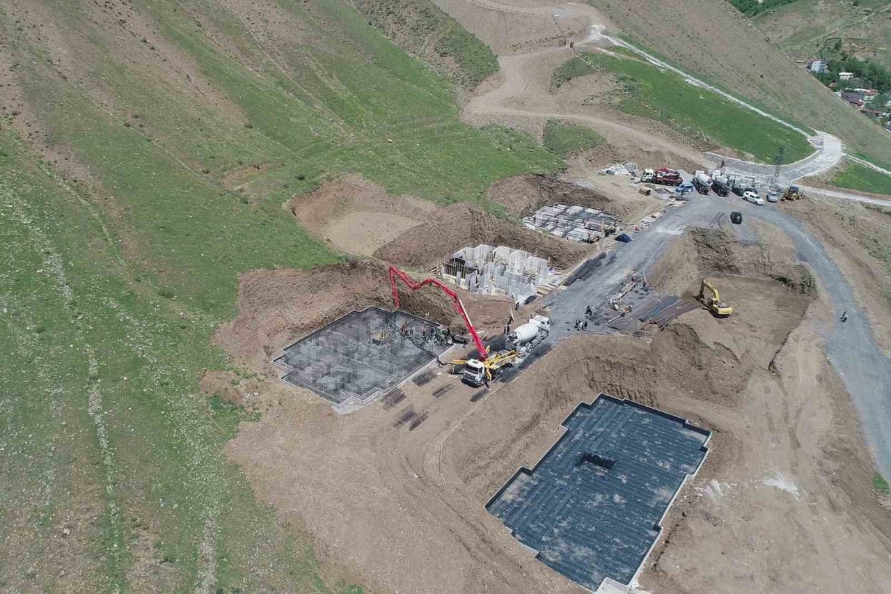 Çatak’ta yapılacak 90 konutun temeli atıldı