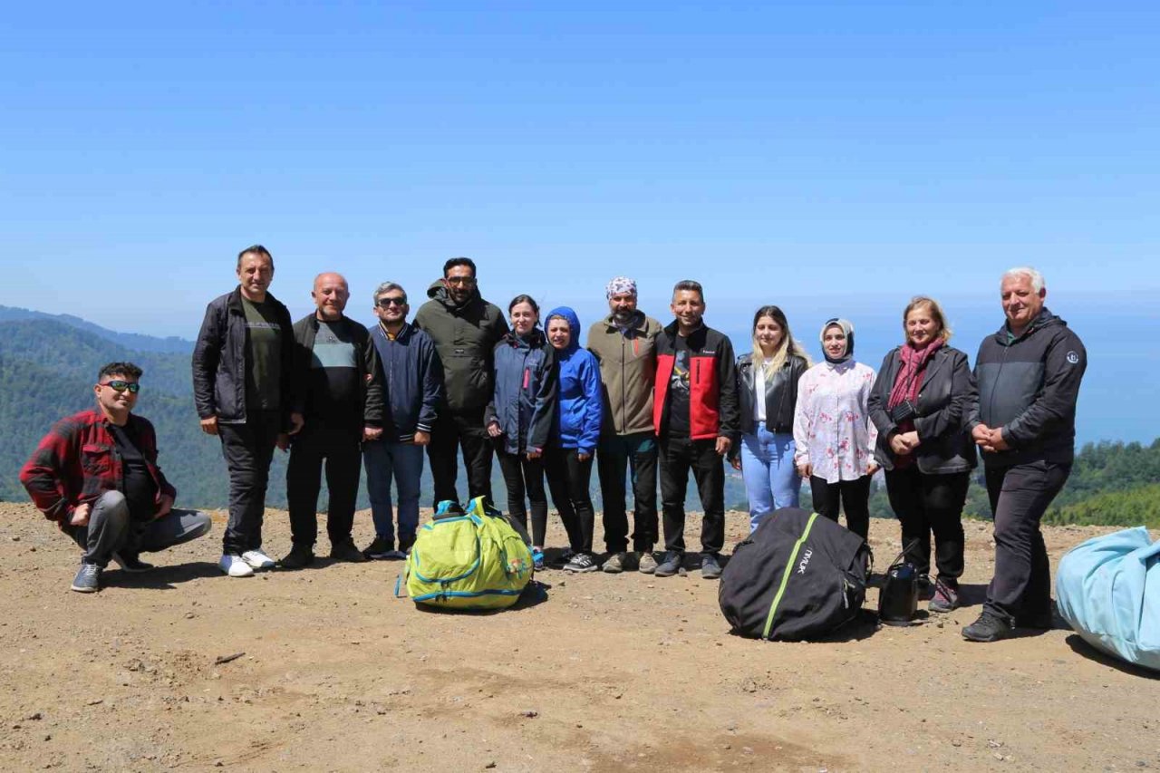 Artvin’de engelli bireyler ilk kez yamaç paraşütü heyecanı yaşadı