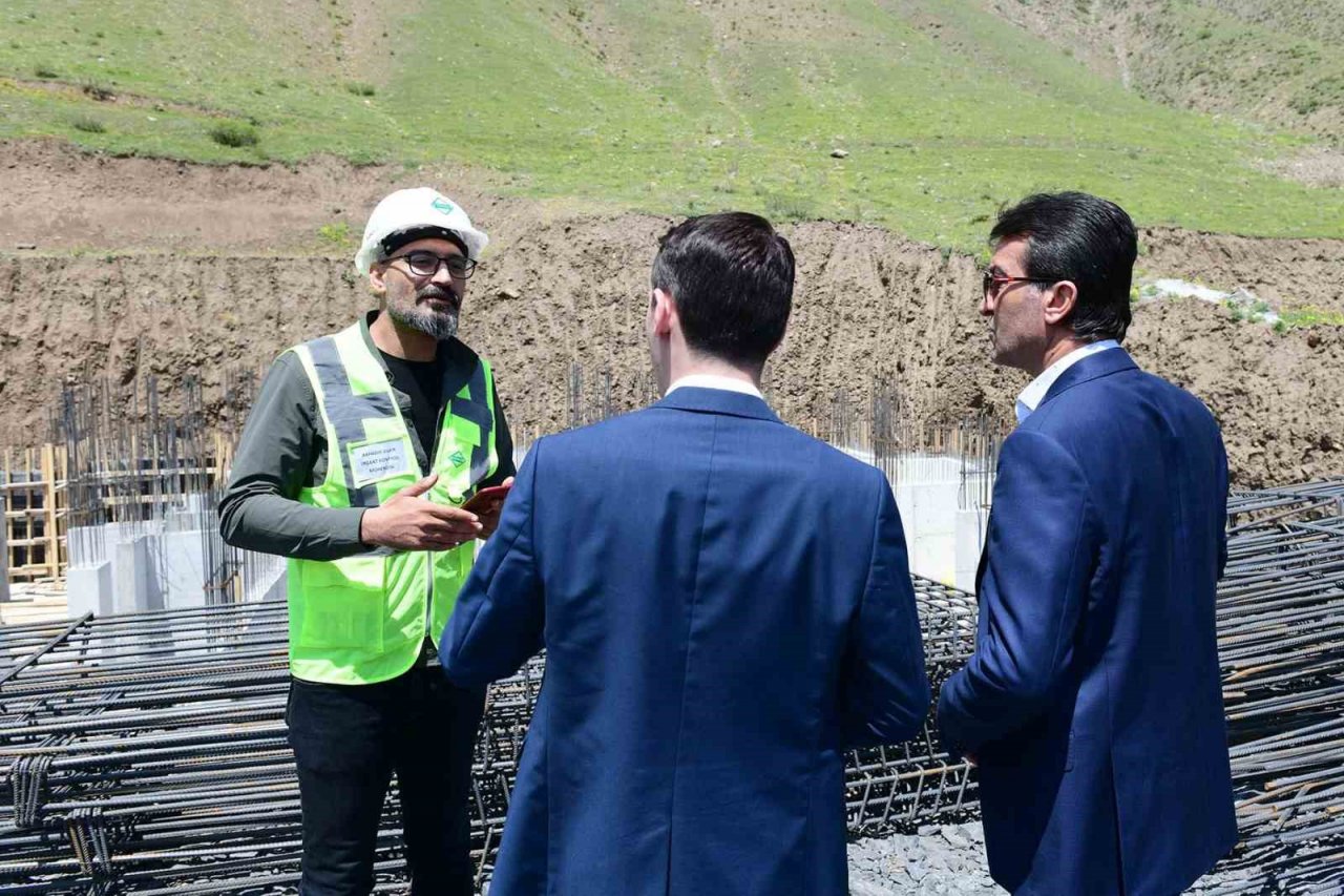 Çatak’ta yapılacak 90 konutun temeli atıldı