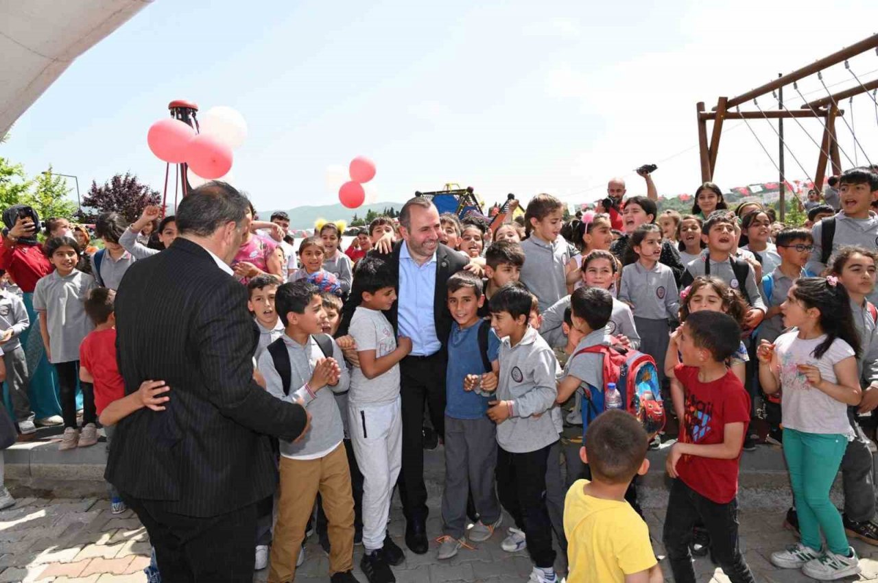 Yalova Belediyesi’nden Seyrantepe’ye 800 metrekare oyun parkı