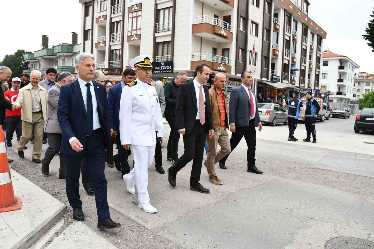 Altınova’da Gençlik Yürüyüşü yapıldı